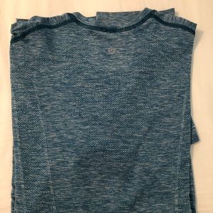Lululemon XL short sleeved shirt